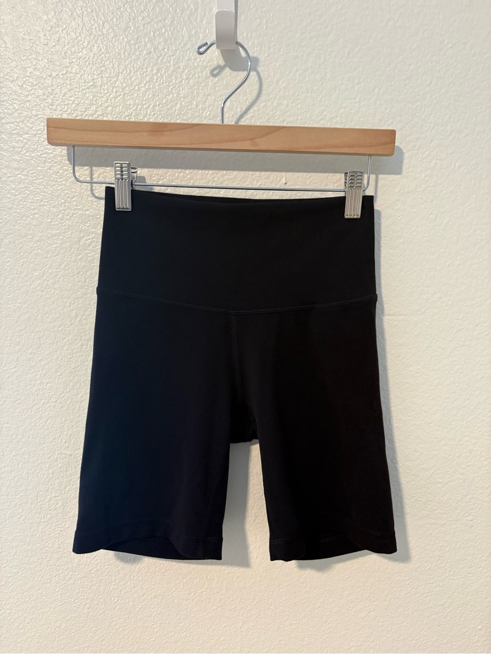 Aritzia TnaBUTTER™ Atmosphere Hi-Rise 7” Short.